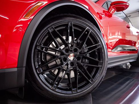 New 2026 Porsche Macan GTS Electric image 12