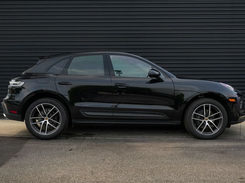 Certified 2026 Porsche Macan AWD/4WD image 36