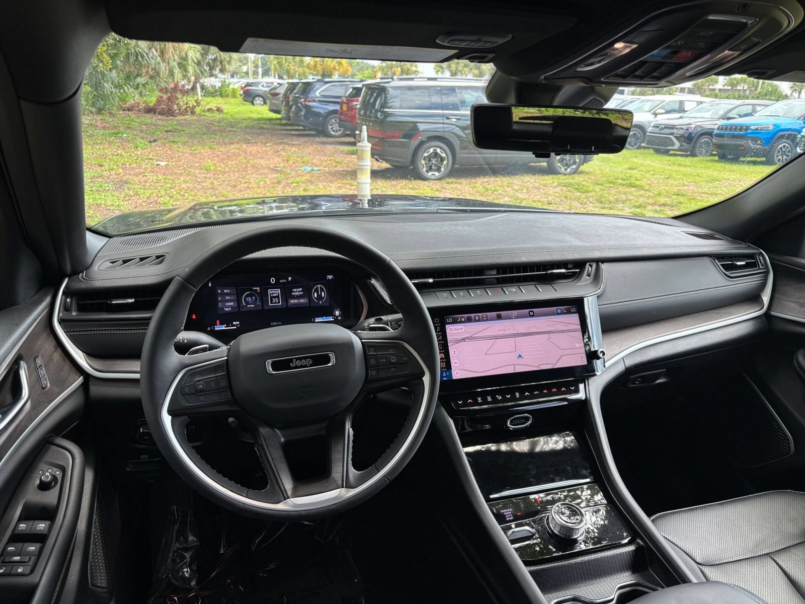 Used 2026 Jeep Grand Cherokee Limited AWD/4WD image 36