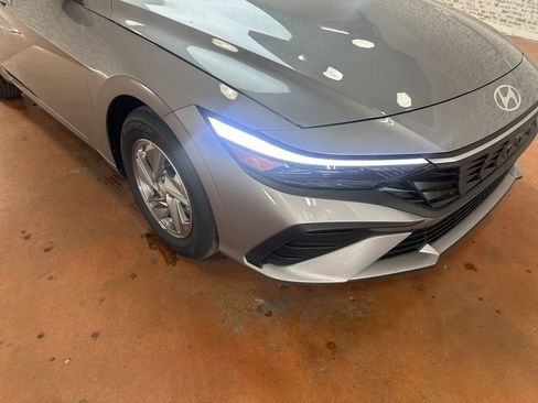 New 2026 Hyundai Elantra SE image 10