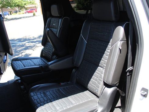 Used 2022 Cadillac Escalade ESV Sport Platinum AWD/4WD image 28