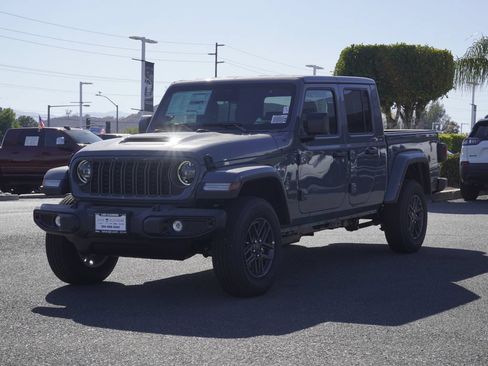New 2026 Jeep Gladiator Sport AWD/4WD image 8