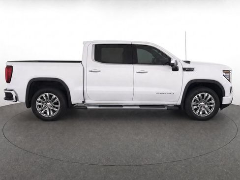 Used 2023 GMC Sierra 1500 Denali w/ Technology Package AWD/4WD image 8