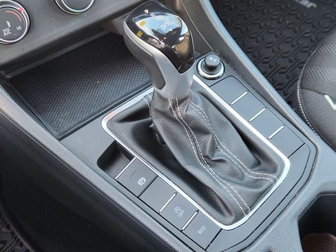 Used 2023 Volkswagen Jetta Sport image 12