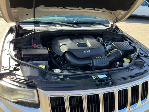 Used 2015 Jeep Grand Cherokee Limited w/ Luxury Group II image 22