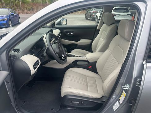 Used 2024 Honda HR-V EX-L image 11