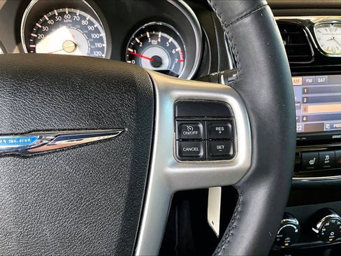 Used 2013 Chrysler 200 Limited image 21