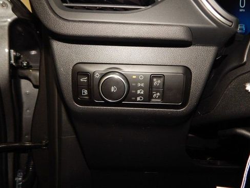 Used 2025 Ford Escape SE image 20