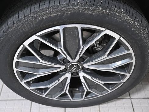 Used 2025 Audi Q5 Premium Plus w/ Premium Plus AWD/4WD image 18