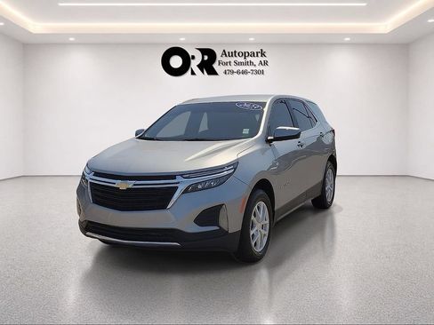 Used 2023 Chevrolet Equinox LT AWD/4WD image 2