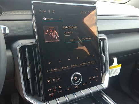 New 2026 GMC Acadia Elevation w/ Black Edition AWD/4WD image 9