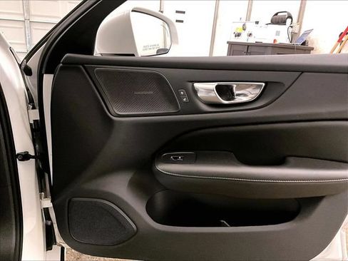 Used 2020 Volvo S60 T6 Momentum AWD/4WD image 23