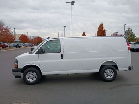 New 2025 Chevrolet Express 2500 w/ Driver Convenience Package image 15