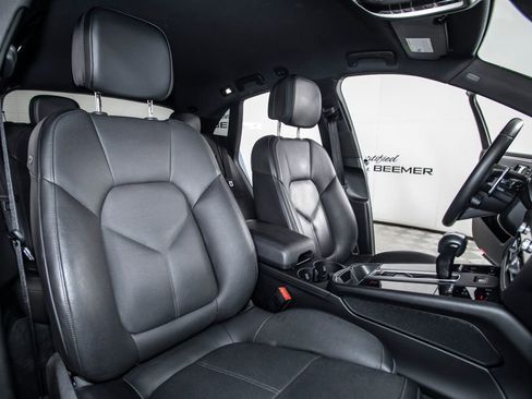 Used 2022 Porsche Macan AWD/4WD image 16