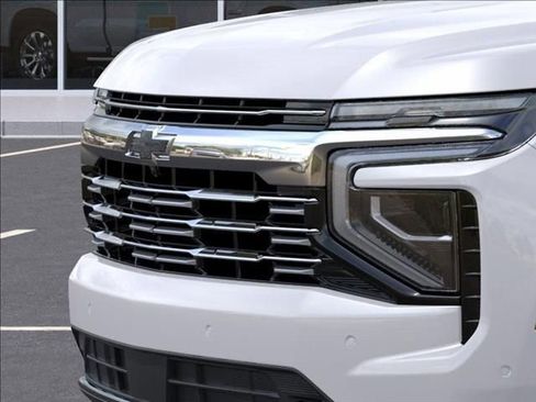 New 2025 Chevrolet Suburban Premier AWD/4WD image 13