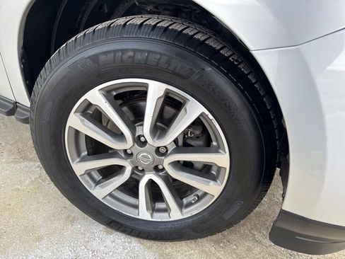 Used 2013 Nissan Pathfinder SV image 34