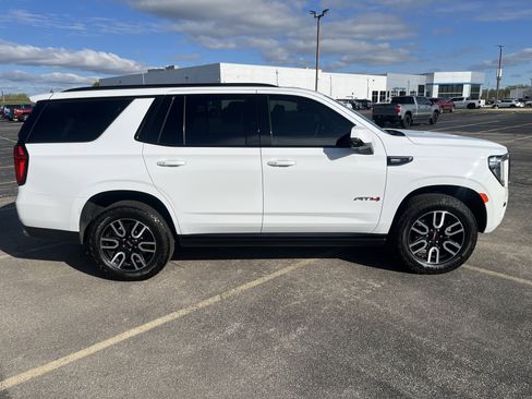 Used 2024 GMC Yukon AT4 w/ AT4 Premium Plus Package AWD/4WD image 7