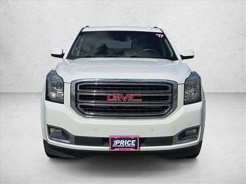 Used 2017 GMC Yukon SLT image 2