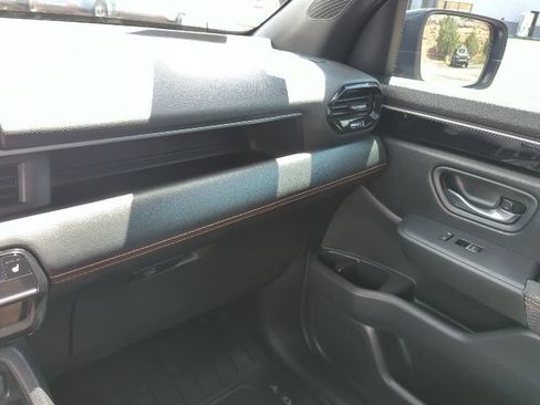 Used 2023 Honda Pilot Sport image 8