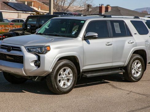 Used 2020 Toyota 4Runner SR5 Premium image 9