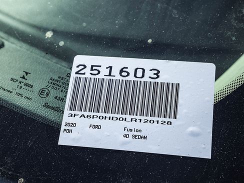 Used 2020 Ford Fusion SE image 17