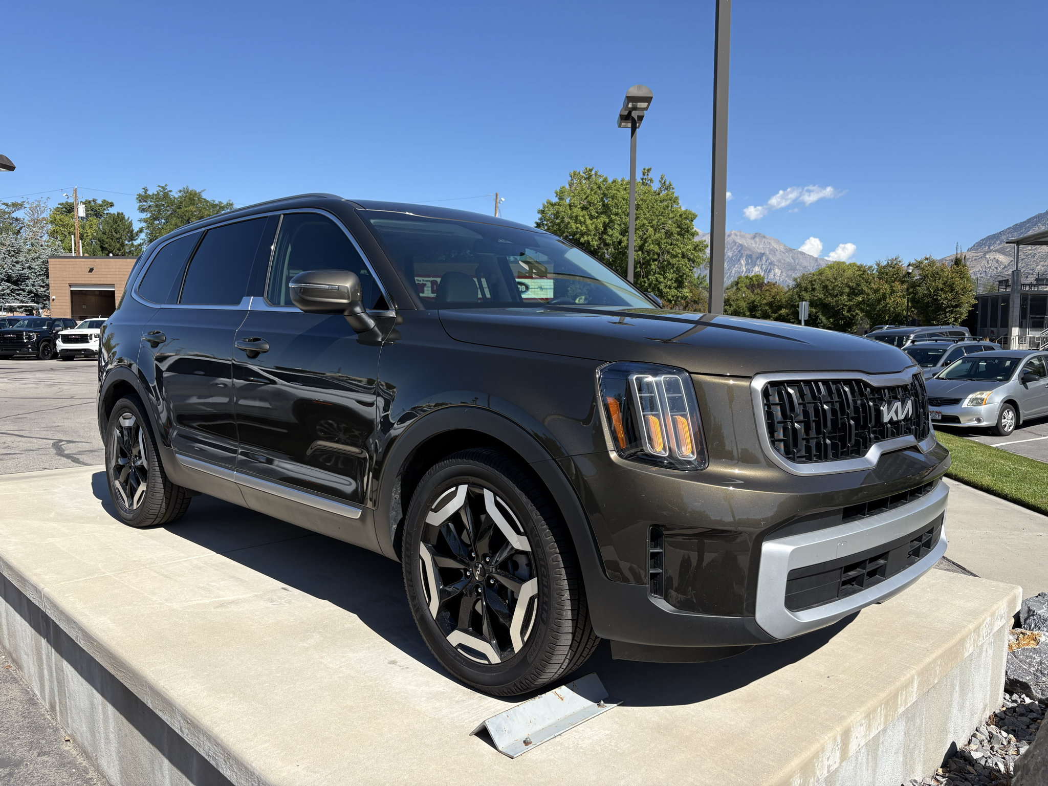 Used 2024 Kia Telluride EX AWD/4WD image 1