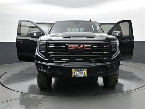 Used 2025 GMC Sierra 1500 AT4X image 31