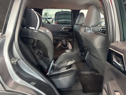 Used 2023 Mitsubishi Outlander SE image 20