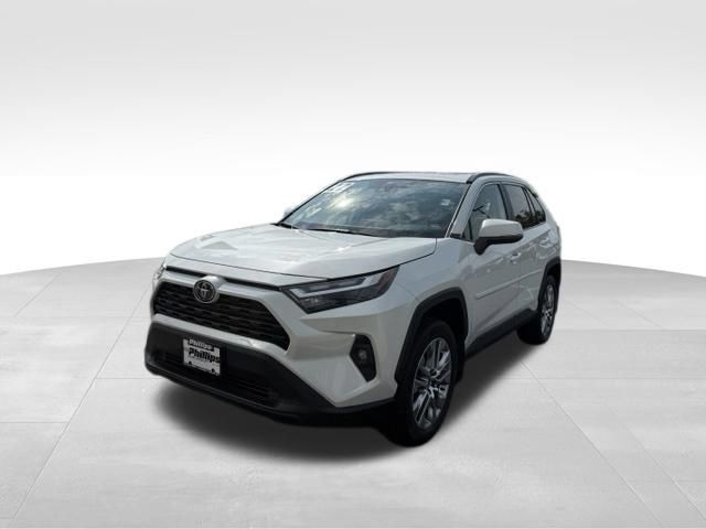 Used 2022 Toyota RAV4 XLE Premium AWD/4WD image 3