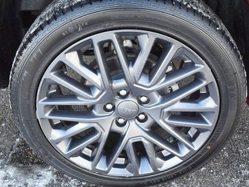 Used 2023 Jeep Compass Limited image 44