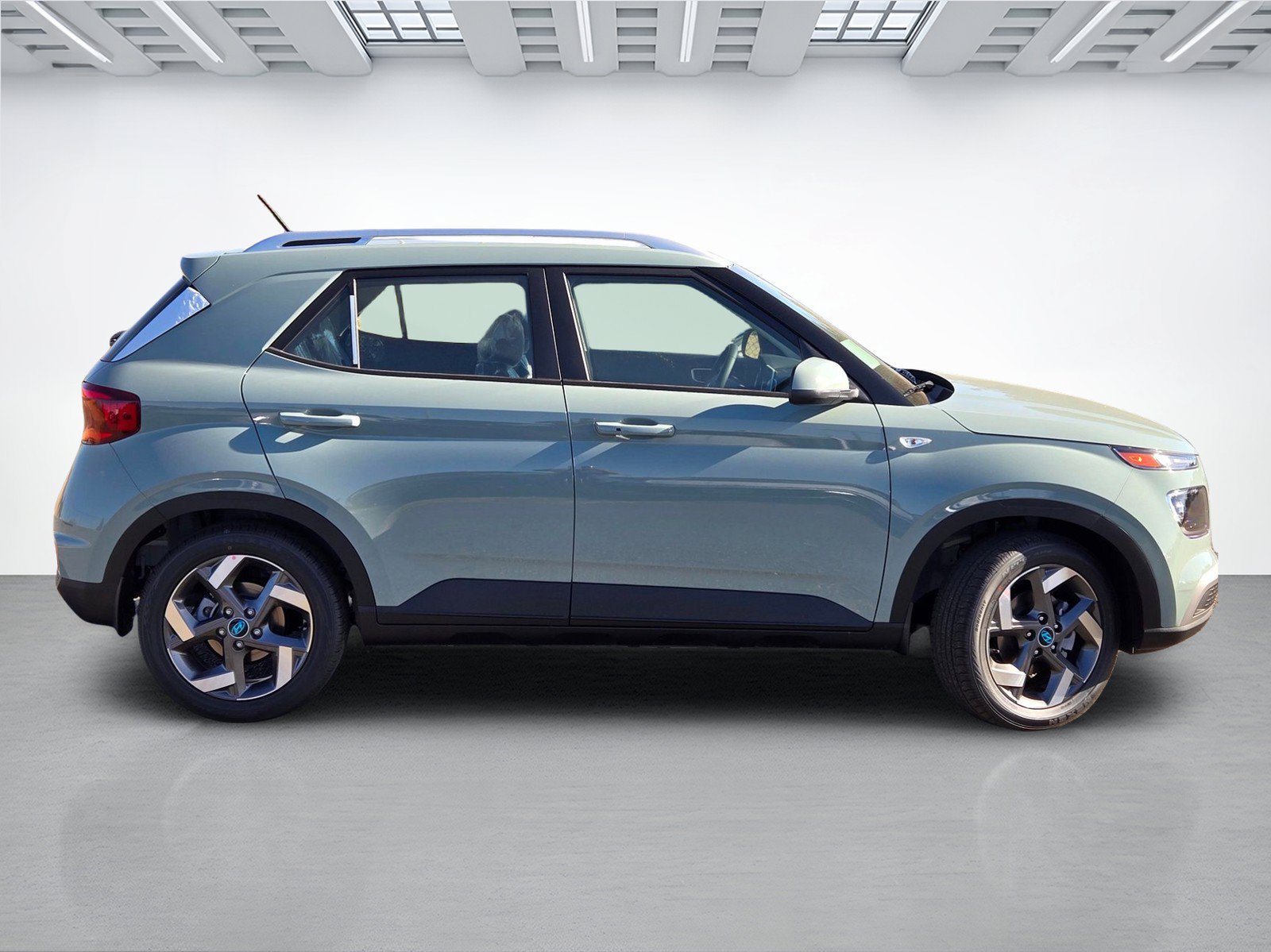 New 2026 Hyundai Venue SEL FWD image 2