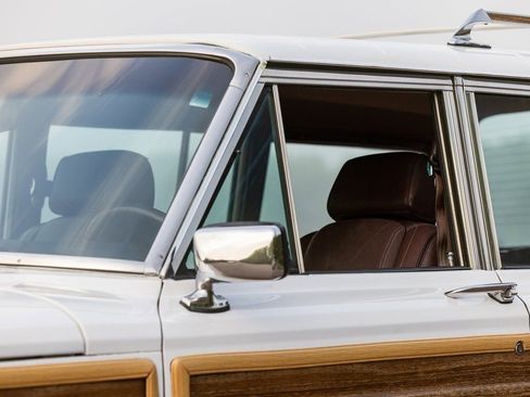 Used 1989 Jeep Grand Wagoneer AWD/4WD image 87