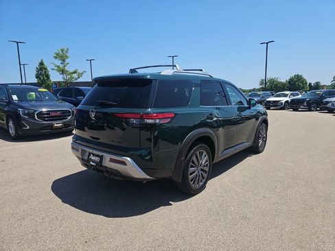 Used 2023 Nissan Pathfinder SL w/ SL Premium Package AWD/4WD image 5