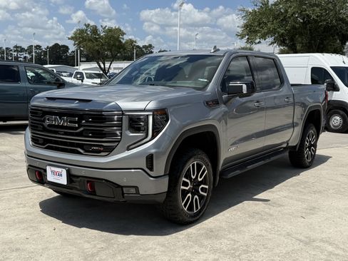Used 2024 GMC Sierra 1500 AT4 w/ Technology Package AWD/4WD image 10