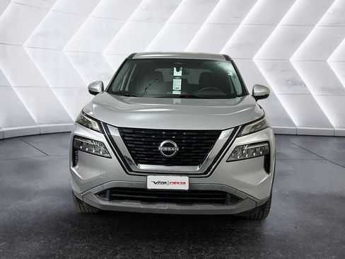 Used 2022 Nissan Rogue SV FWD image 2