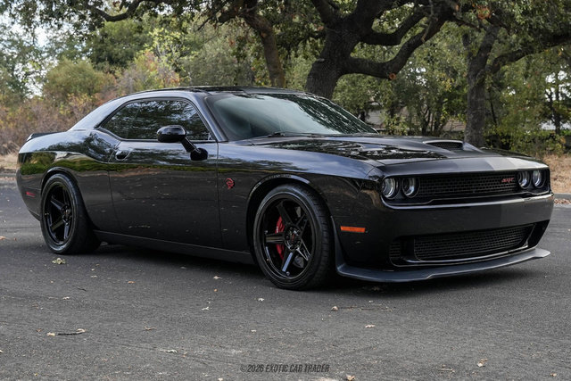 Used 2016 Dodge Challenger SRT Hellcat RWD image 12