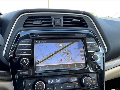 Used 2017 Nissan Maxima Platinum w/ Interior Lighting Package FWD image 33