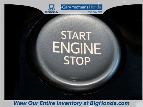 Used 2024 Volkswagen Taos SE image 31