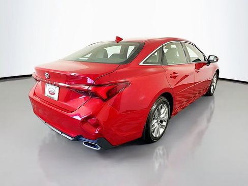 Used 2022 Toyota Avalon XLE image 5