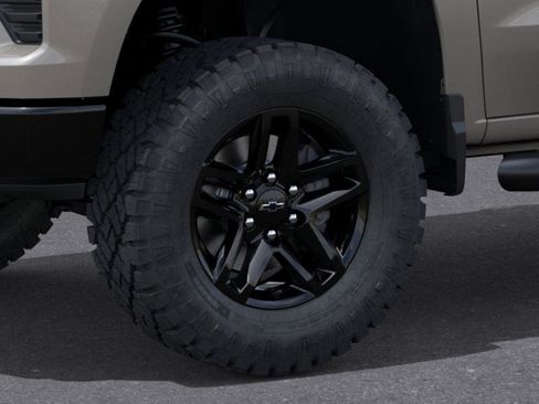New 2026 Chevrolet Silverado 1500 Custom Trail Boss w/ LPO, Dark Essentials Package image 9