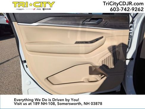 New 2025 Jeep Grand Cherokee Limited image 10