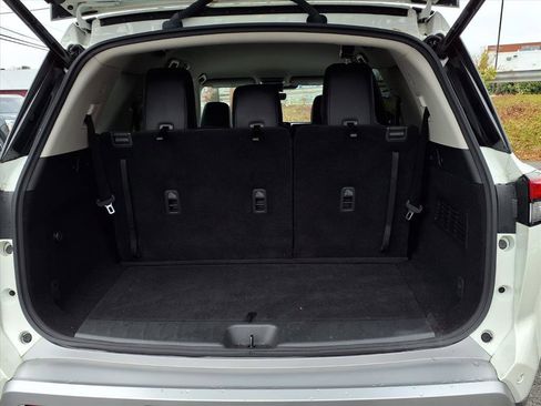 Certified 2023 Nissan Pathfinder SL w/ Black Appearance Package AWD/4WD image 18