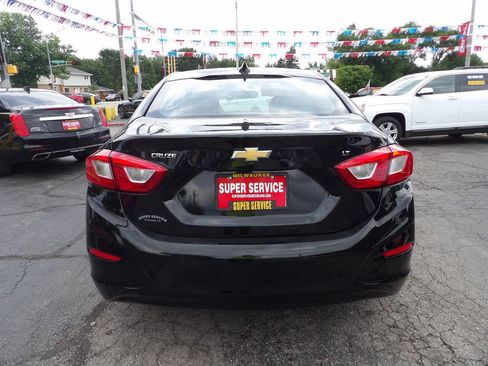 Used 2019 Chevrolet Cruze LT FWD image 4