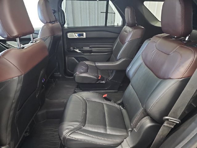 Used 2023 Ford Explorer Platinum w/ Technology Package AWD/4WD image 37