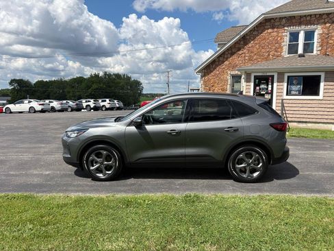 Used 2025 Ford Escape ST-Line Select w/ Tech Pack #1 AWD/4WD image 2