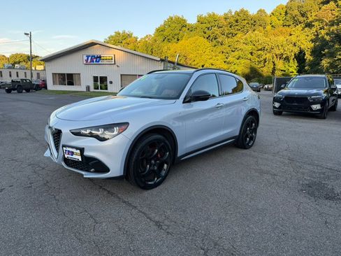 Used 2024 Alfa Romeo Stelvio Ti w/ Performance Driving Package AWD/4WD image 1