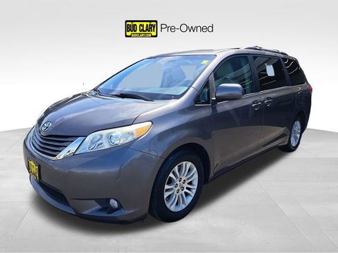 Used 2011 Toyota Sienna XLE w/ Entertainment Pkg FWD image 1