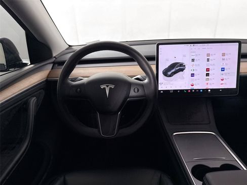 Used 2025 Tesla Model Y Long Range AWD/4WD image 27