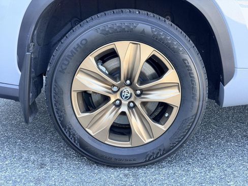 Used 2022 Toyota Highlander Bronze Edition AWD/4WD image 26