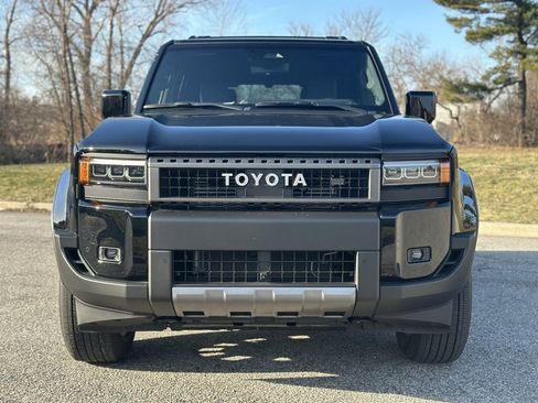 Used 2025 Toyota Land Cruiser image 2